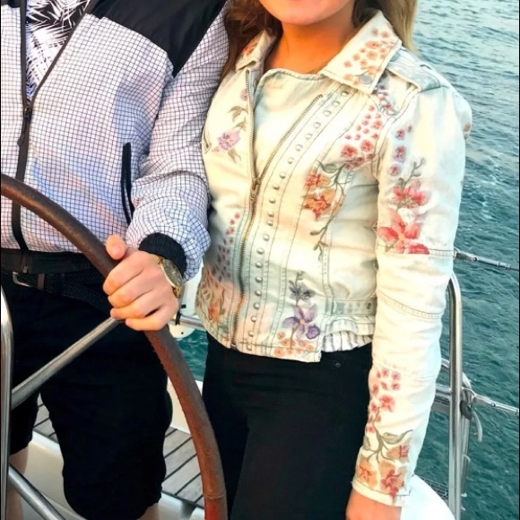 BLANK NYC embroidered moto denim jean jacket Excellent condition XS - Picture 7 of 9